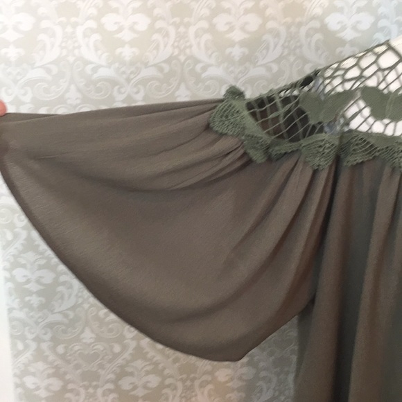 {Catch Me}Sz S Left!Adorable Lace Shoulder Dress - Picture 4 of 6